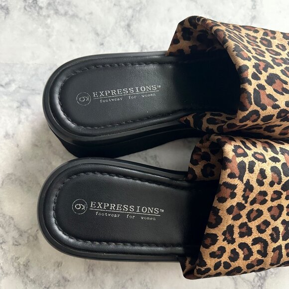Expressions 90's Y2K Leopard Slide Sandals - Picture 9 of 10